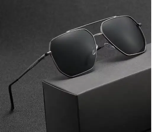 Lentes de Sol Clásicos Rayban – Montura Metálica y Estilo Espejado 