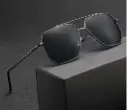 Lentes de Sol Clásicos Rayban – Montura Metálica y Estilo Espejado 