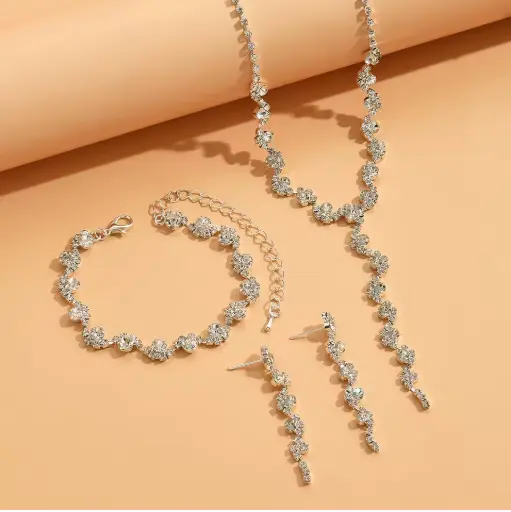 Conjunto de Joyería Elegante Mujer – Collar, Pulsera y Aretes 