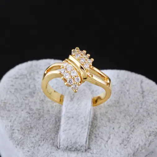 Anillo bohemio en oro 14K con diamante – diseño irregular para Dama